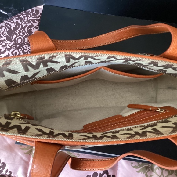 $35 Michael Kors Signature Logo Tote w/Orange Leather Trim - Picture 4 of 7